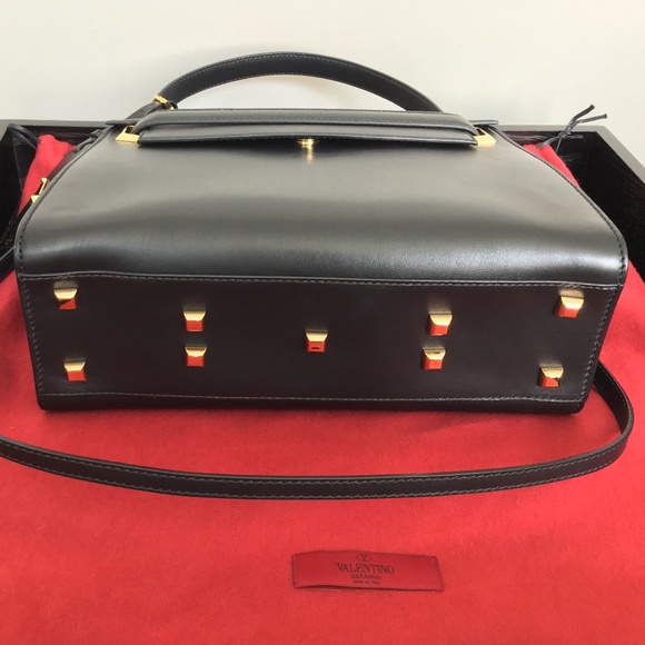 Valentino - Picture 3 of 3